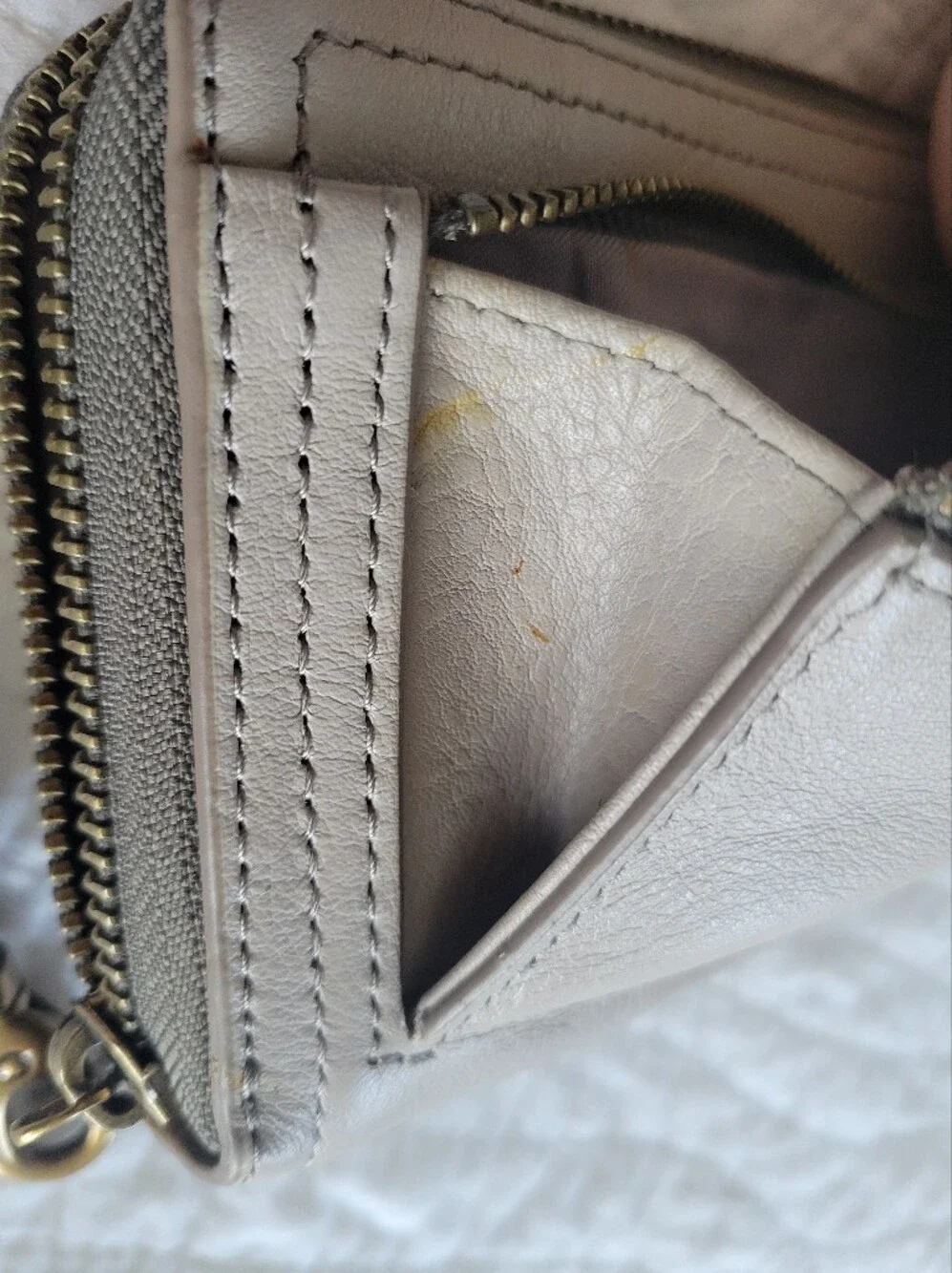 NWT Fossil Women's Logan RFID Zip-Around Wristlet Wallet in Stone - Picture 8 of 9